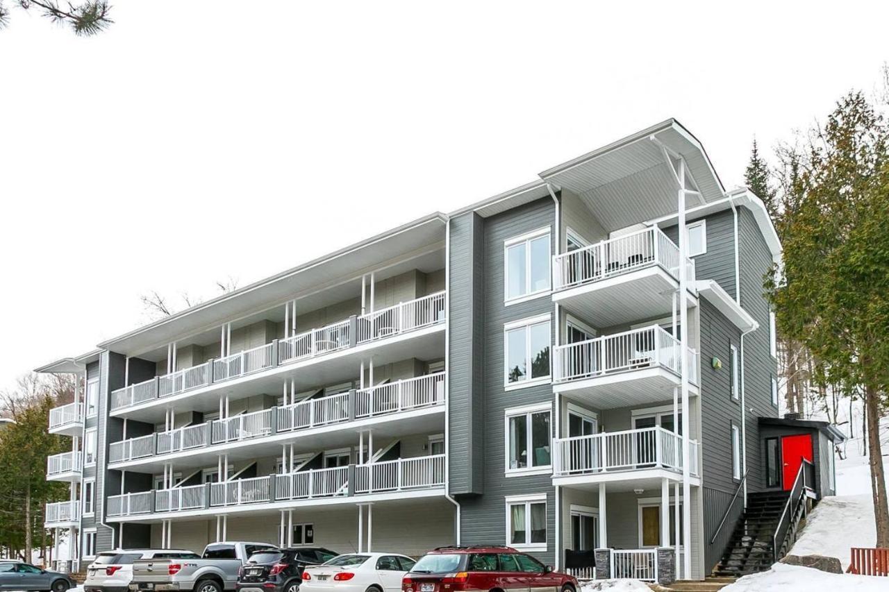 מונט טרמבלאנט Charming Redesigned Condo-10 Minutes From Mountain מראה חיצוני תמונה